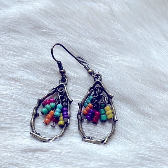 Jewelry - Multicolor beaded dangle earrings
